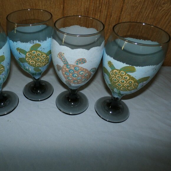 Set of  4  Hand Painted Water Goblet Drinking Glasses  with  Sea Turtles Design - Picture 11 of 13
